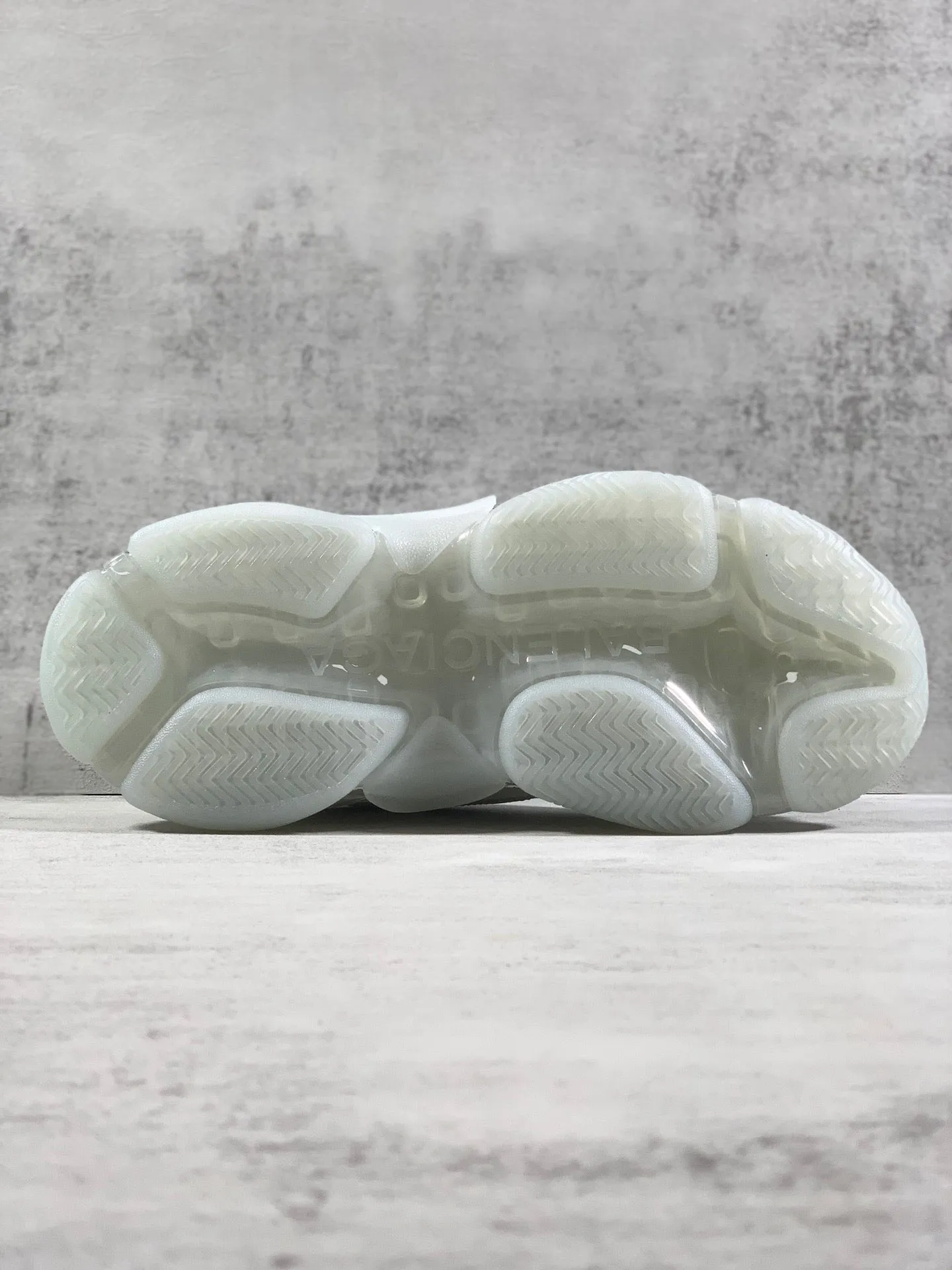 SE946 Women's Triple S Clear Sole